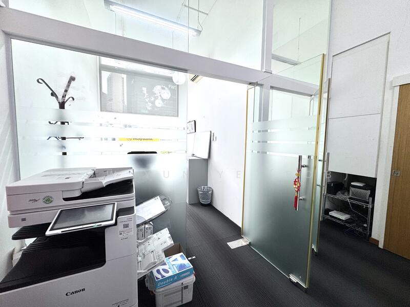 Soho2 @ Central, 12 Eu Tong Sen Street, 624 sqft, Office For Sale, by Seow Yun Ye (Bob), 60101594 - CommercialGuru.com.sg
