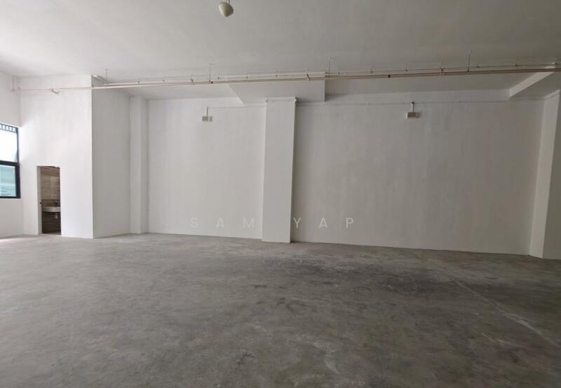 Interlocal Centre, 100G Pasir Panjang Road, 1,722 sqft, Light Industrial (B1) For Rent, by Sam Yap, 60101643 - Others - CommercialGuru.com.sg