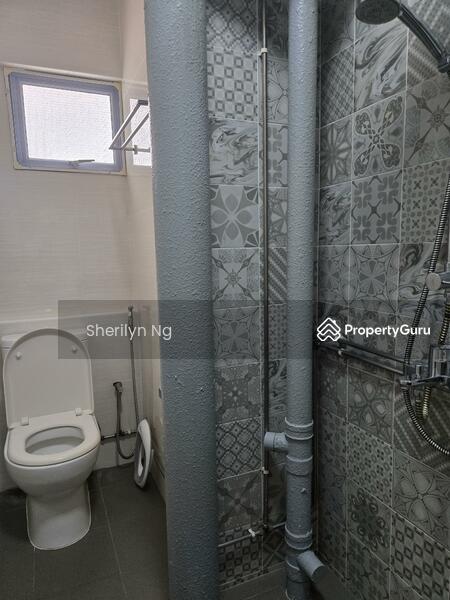 Beautiful Bathrooms with Tiled Walls