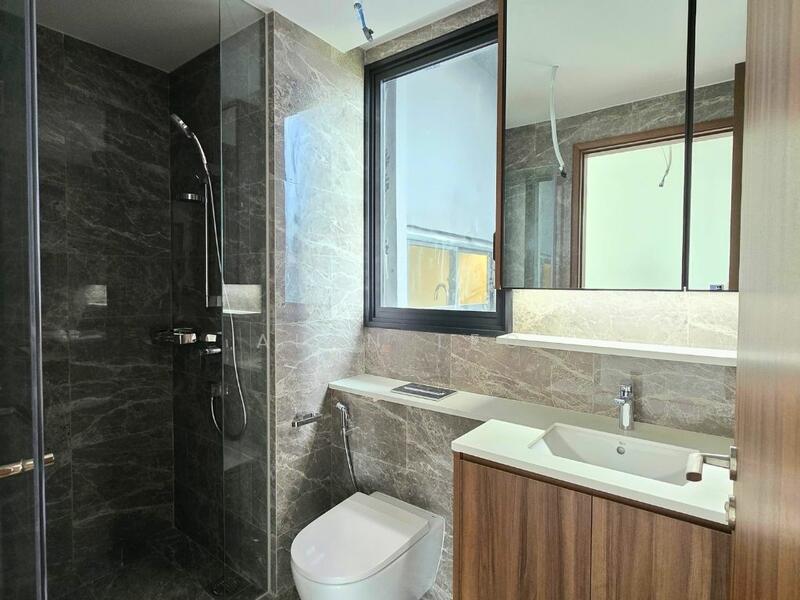 Lentor Modern, Lentor Central, 3 Bedrooms, 980 sqft, Condominium For Sale, by Alan Teo, 60101765 - Common Bath - PropertyGuru.com.sg