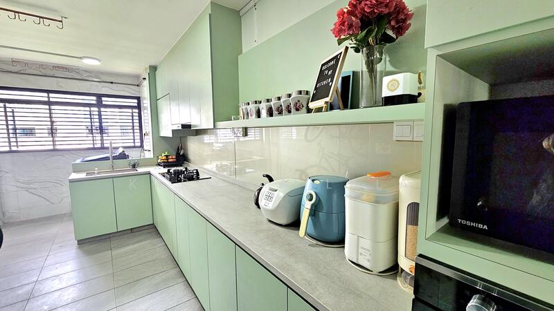 Kitchen - long counter top recent Reno