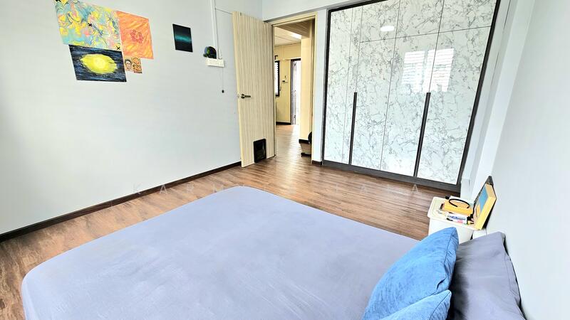 Common room 1 -floor to ceiling cupboard