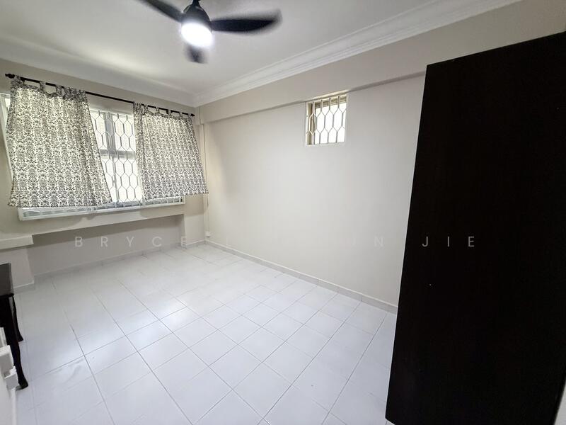 For Rent - 142 Pasir Ris Street 11