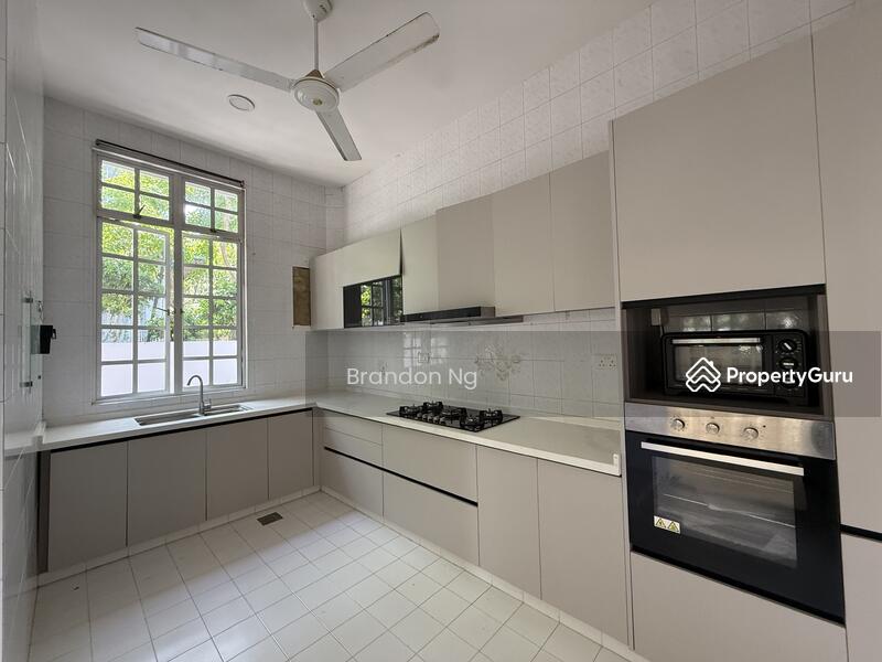 For Rent - ⭐️⭐️LANDED7772 @ QUIET & SPACIOUS BUNGALOW MOUNTBATTEN