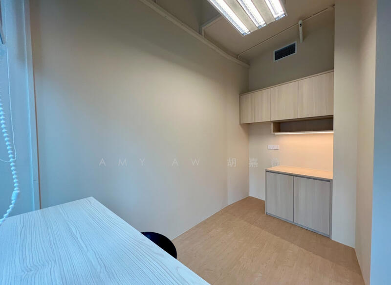 RAFFLES PLACE | Newly Fitted Office | Sheltered to MRT Station |, Raffles Place MRT, 1,098 sqft, Office For Rent, by Amy Aw 胡嘉薇, 60102145 - CommercialGuru.com.sg