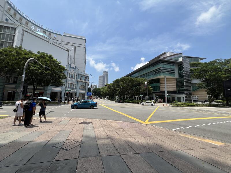Walking distance to SMU