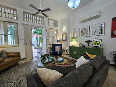 For Sale - RARE COLONIAL ELEGANCE POOL/ PARKING