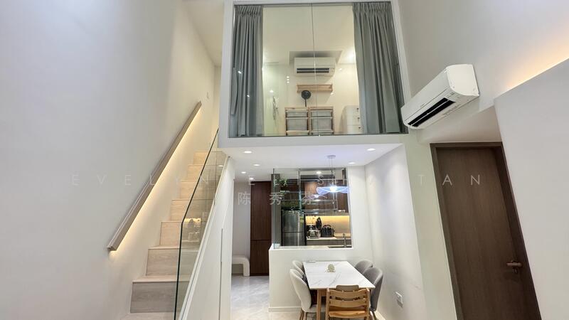 Renovated w Loft Bedroom 4.65m Ceiling H
