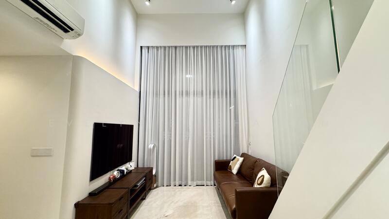 Living Hall with 4.65m Ceiling Height