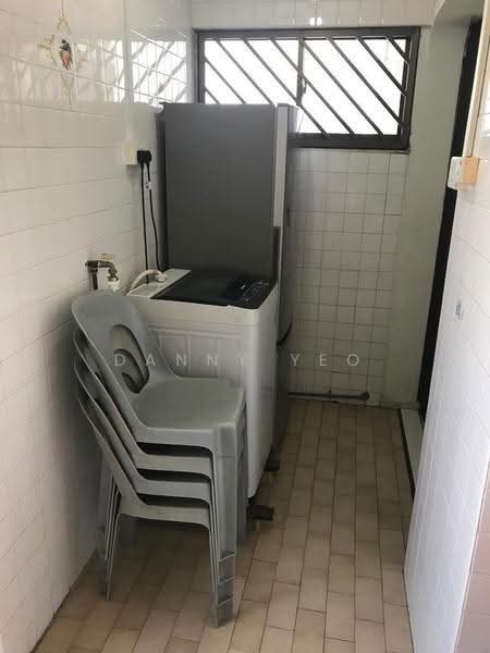 137 Bishan Street 12, 137 Bishan Street 12, 2 Bedrooms, 600 sqft, HDB Flat For Rent, by Danny Yeo, 60102446 - Kitchen - PropertyGuru.com.sg