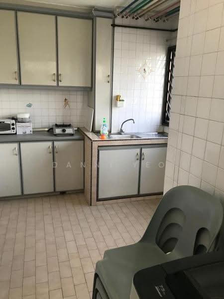 137 Bishan Street 12, 137 Bishan Street 12, 2 Bedrooms, 600 sqft, HDB Flat For Rent, by Danny Yeo, 60102446 - Kitchen - PropertyGuru.com.sg