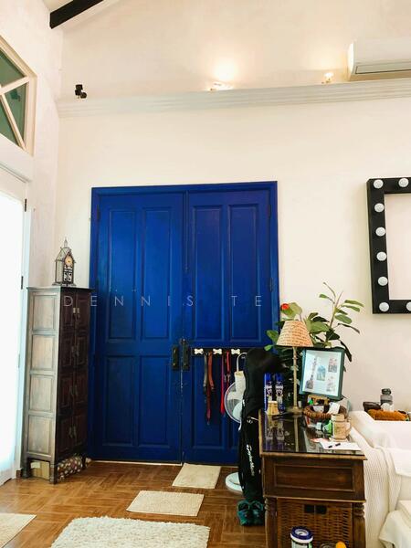 Grand Entrance with sense of luxury 