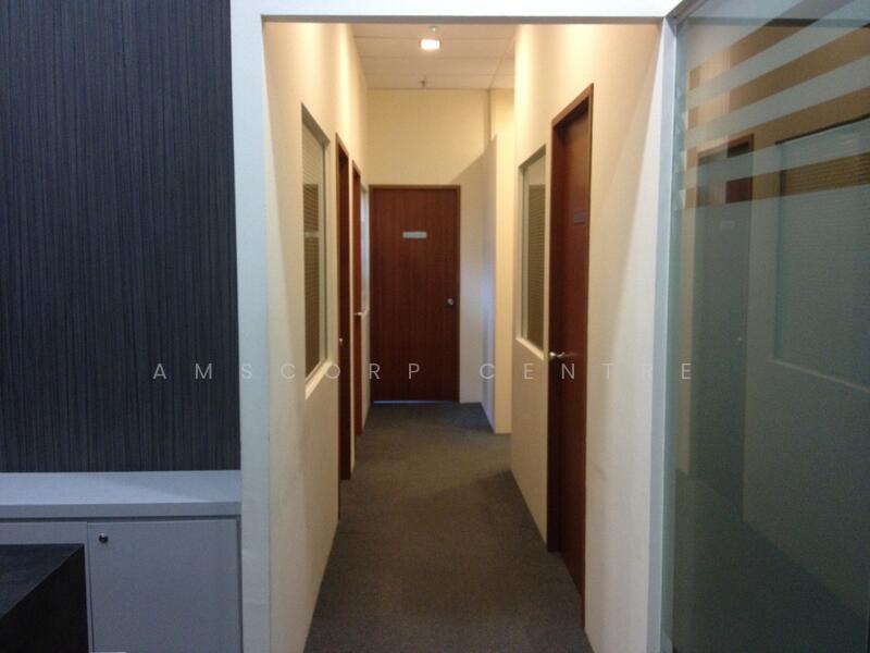 Ubi Techpark, 10 Ubi Crescent, 130 sqft, Light Industrial (B1) For Rent, by AMSCorp Centre Pte Ltd, 60102906 - Corridor - CommercialGuru.com.sg