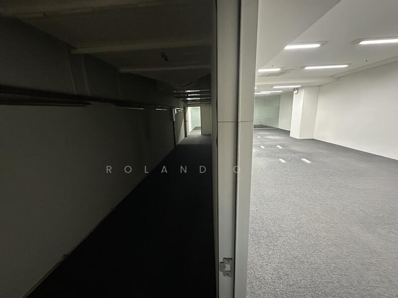 Ubi Techpark, 10 Ubi Crescent, 1,539 sqft, Light Industrial (B1) For Sale, by Roland Ong, 60103228 - Corridor - CommercialGuru.com.sg