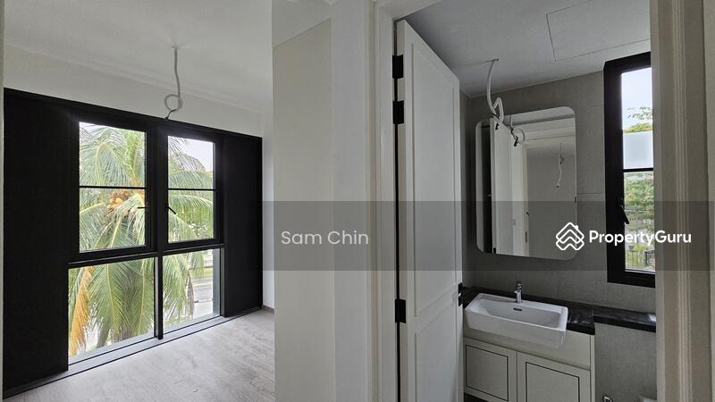 For Rent - Royal Hallmark