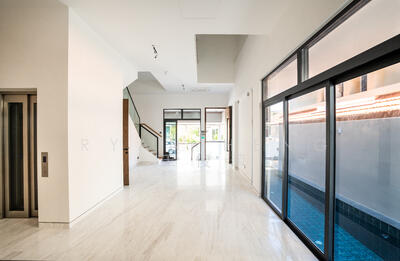 For Sale - Brand New Modern 3.5 Sty Semi-D with Lift & Pool - Move-In Ready