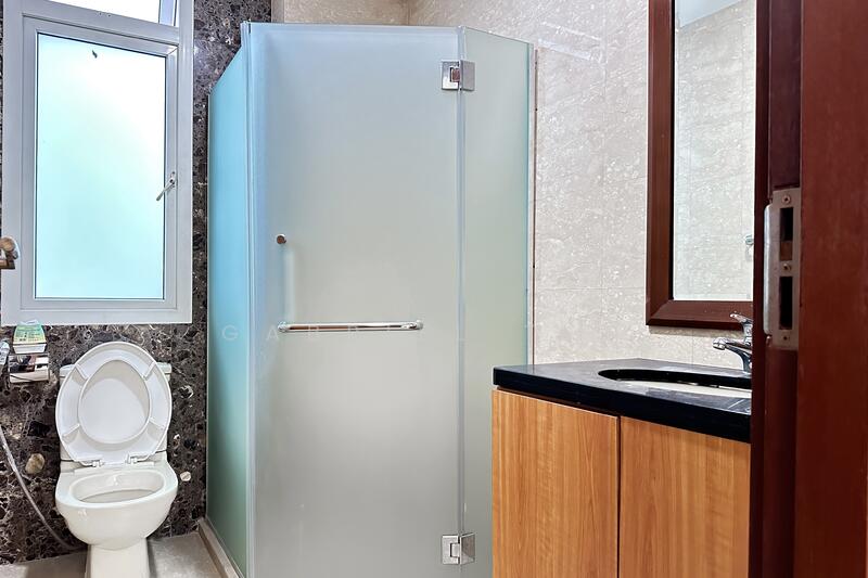 Common Bathroom (Current)
