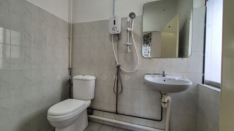 Master Room near Aljunied MRT, , Room Rental, 200 sqft, Shophouse For Rent, by Raymond Tay, 60103563 - Bathroom - PropertyGuru.com.sg