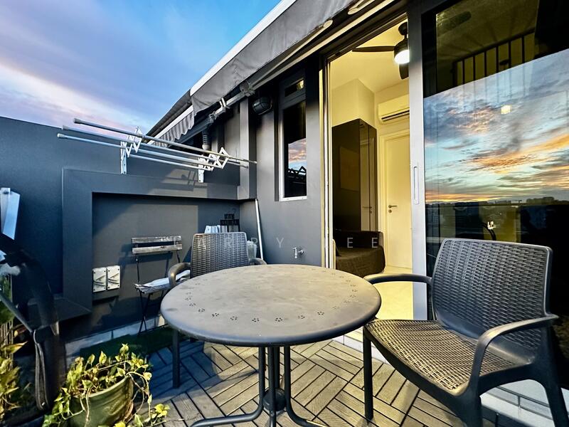 #1 Loft, 1 Lorong 24 Geylang, 2 Bedrooms, 549 sqft, Apartment For Rent, by Larry Lee, 60103822 - Balcony - PropertyGuru.com.sg