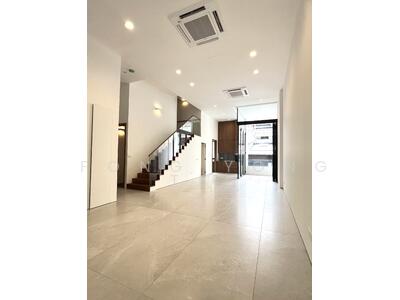 For Sale - Brand New 3.5 Storey At Opera Estate