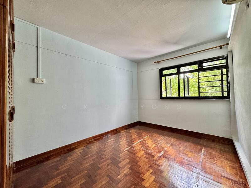 For Sale - 302 Clementi Avenue 4