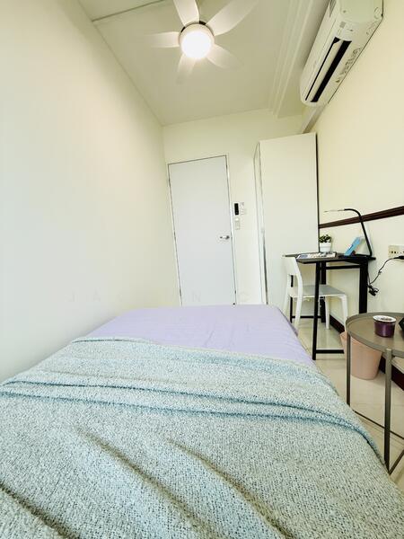 Blk 16 R4) Common Super Single: $1,200/mth (Avail Now) (2)