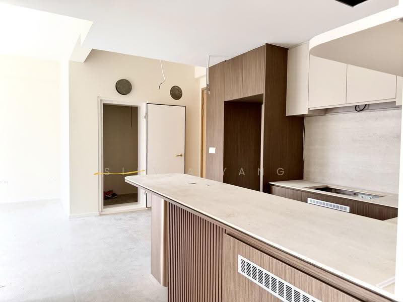 The Shorefront, 165A Jln. Loyang Besar, Changi Airport / Changi Village, 3 Bedrooms, 926 sqft, Apartment For Sale, by Silvia Yang, 60104213 - PropertyGuru.com.sg
