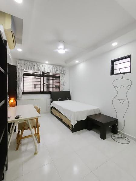 647 Jurong West Street 61, 647 Jurong West Street 61, 4 Bedrooms, 1,302 sqft, HDB Flat For Rent, by Tracy Liu, 60104400 - Bedroom - PropertyGuru.com.sg