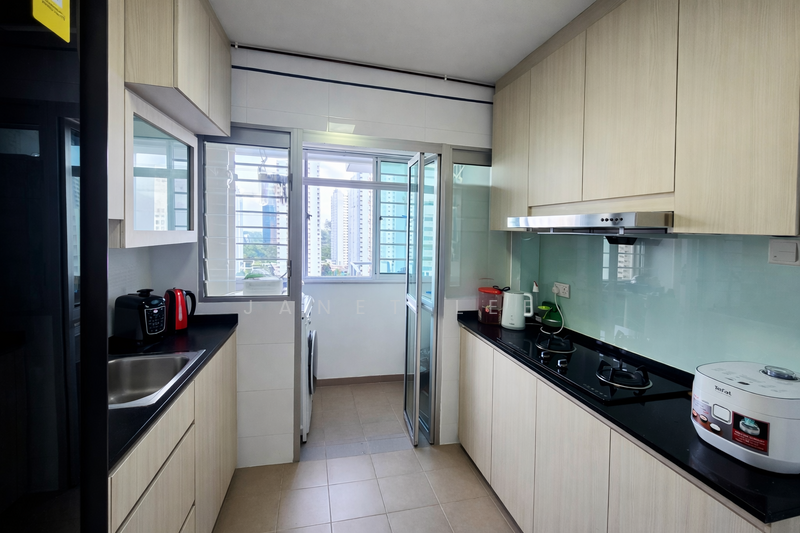 70C Telok Blangah Heights HDB Flat For Sale at S$ 979,000 | PropertyGuru Singapore - Kitchen