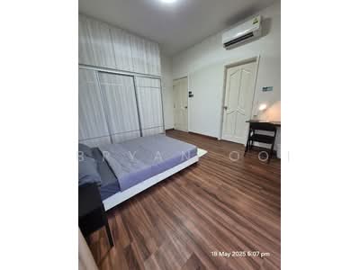 For Rent - Parc Oasis