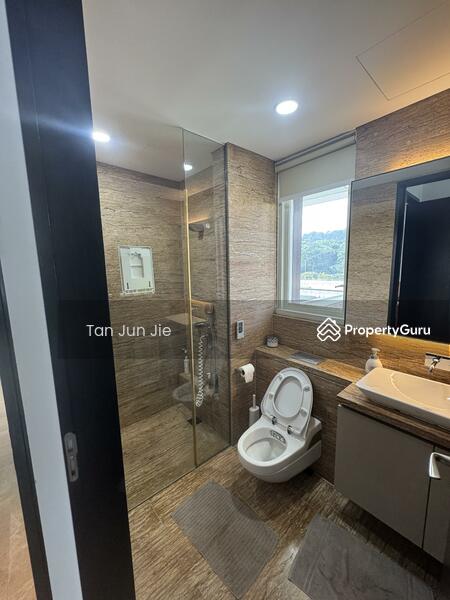 Master toliet 