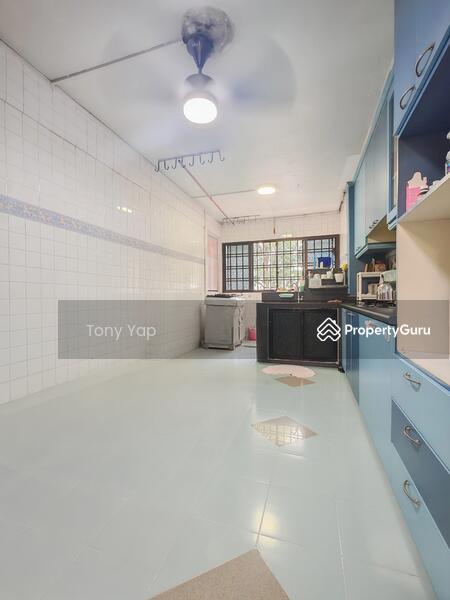 For Sale - 182 Ang Mo Kio Avenue 5