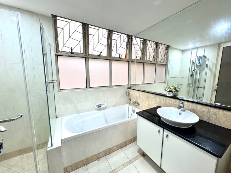 Sims Green, 9 Lorong 27A Geylang, 3 Bedrooms, 1,625 sqft, Condominium For Sale, by Carol Chen, 60105254 - Actual Master Bathroom - PropertyGuru.com.sg