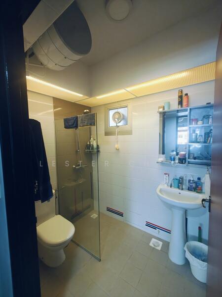 Common Bathroom 