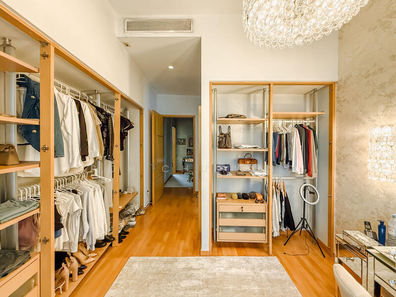 Walk-in Wardrobe