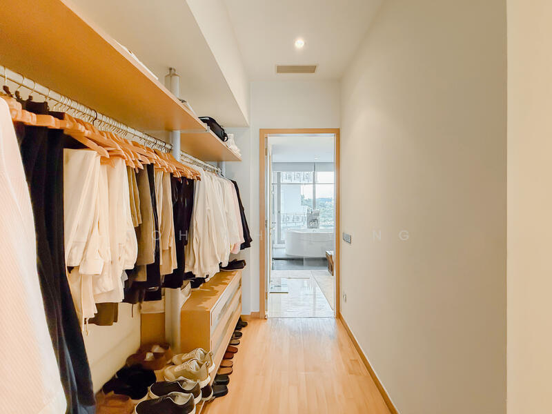 Walk-In Wardrobe