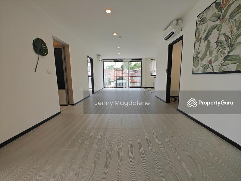 For Rent - Landed living close to nature, amenities & MRT