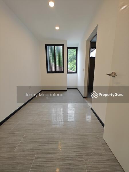 For Rent - Landed living close to nature, amenities & MRT