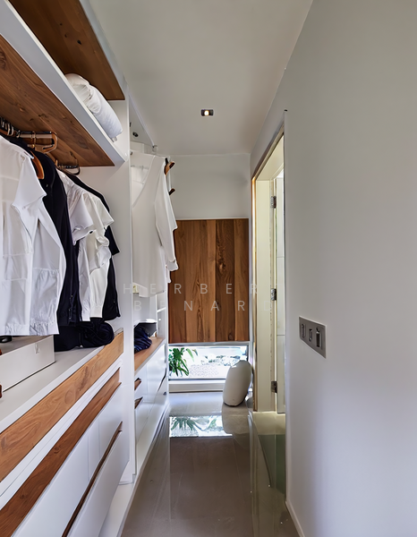 Master Bedroom Walk-In Wardrobe