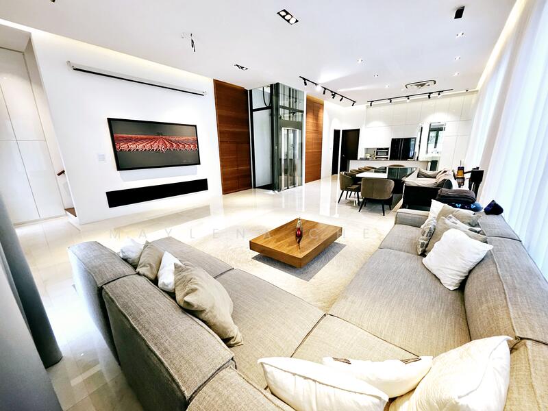 Living, Dining & Dry Kitchen