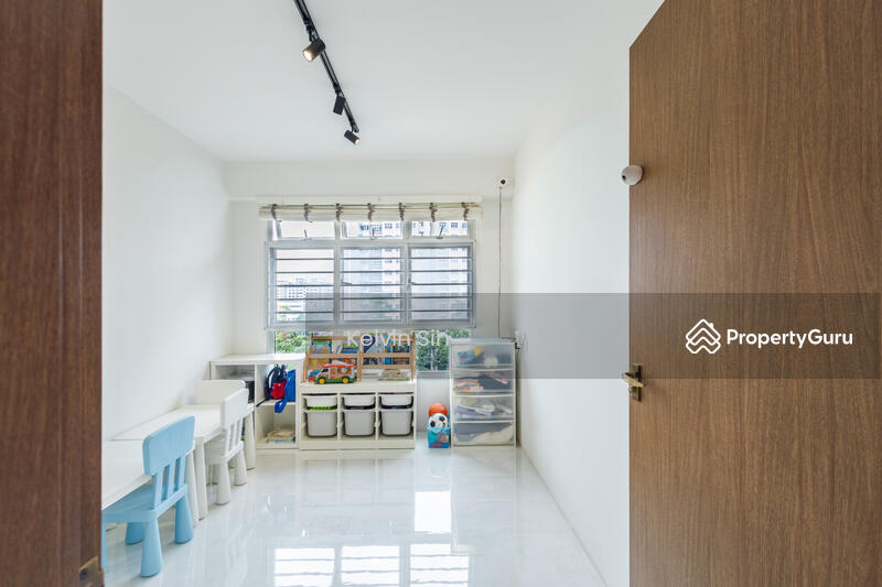 For Sale - 876A Tampines Avenue 8