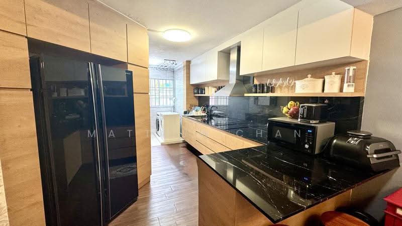 222 Serangoon Avenue 4, 222 Serangoon Avenue 4, Hougang / Punggol / Sengkang, 3 Bedrooms, 1,065 sqft, HDB Flat For Sale, by Matthew Chan, 60106090 - Well Equipped Kitchen - PropertyGuru.com.sg