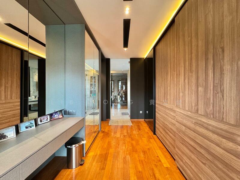 🌟 Priced to sell 🏡 D15 Goodman road precinct, Branksome Road, 6 Bedrooms, 5,300 sqft, Detached House For Sale, by Lib Wong 黄立斌, 60106329 - Master walk in robe - PropertyGuru.com.sg