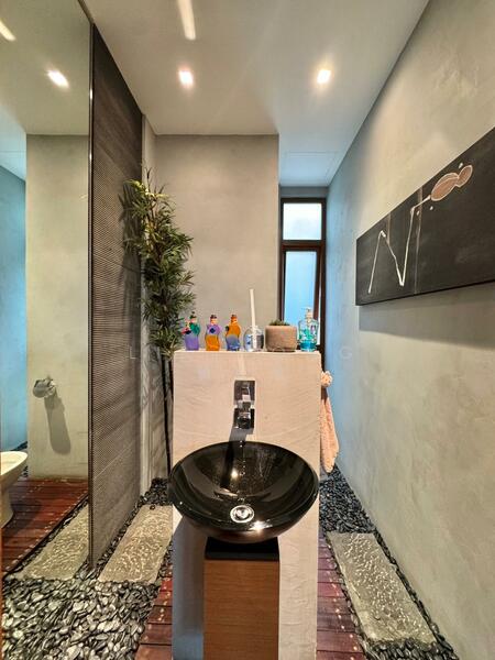 🌟 Priced to sell 🏡 D15 Goodman road precinct, Branksome Road, 6 Bedrooms, 5,300 sqft, Detached House For Sale, by Lib Wong 黄立斌, 60106329 - Bathroom - PropertyGuru.com.sg