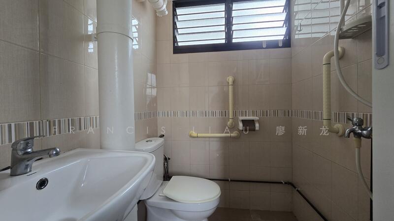 For Sale - 637 Ang Mo Kio Avenue 6