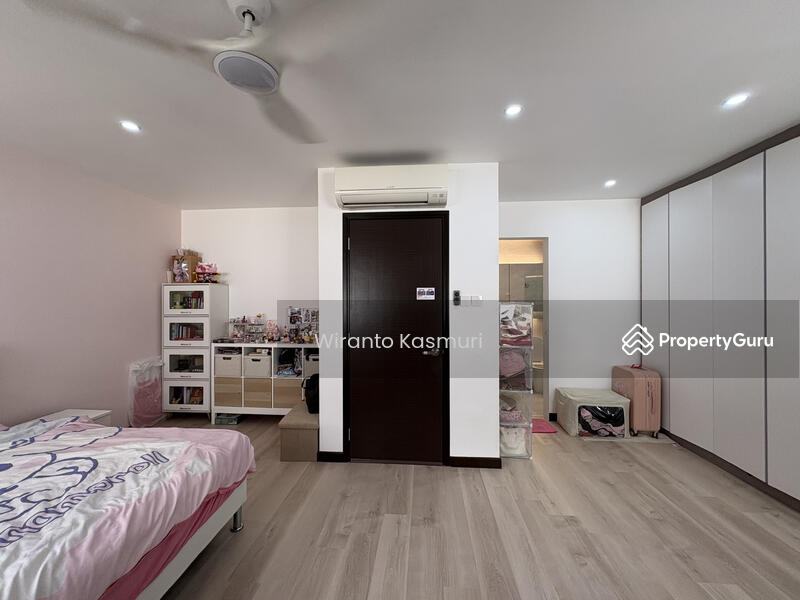 Third Floor Room 2