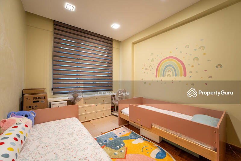 For Sale - CHEAP 1000SQFT Freehold Renovated 2 Bedder