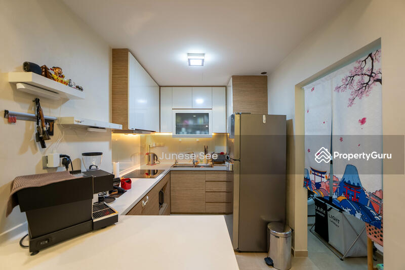 For Sale - CHEAP 1000SQFT Freehold Renovated 2 Bedder
