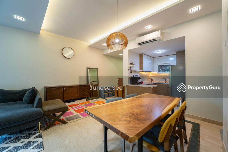 For Sale - CHEAP 1000SQFT Freehold Renovated 2 Bedder