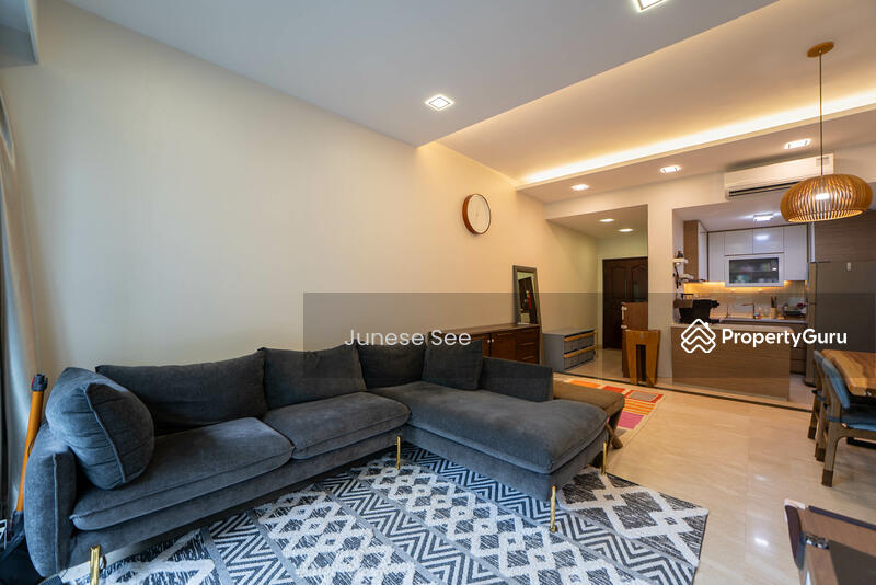 For Sale - CHEAP 1000SQFT Freehold Renovated 2 Bedder